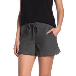 Caslon Linen Blend Shorts with Scalloped Hem